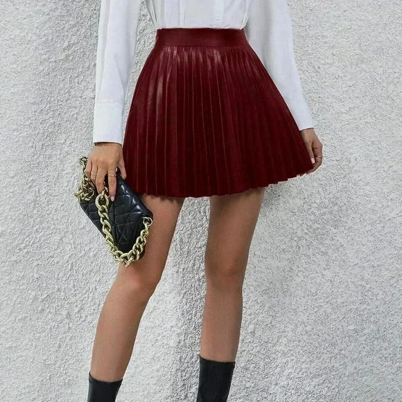 Burgundy Casual Women's High Waist Pleated Faux Leather Mini Skirt - Picture 1 of 6